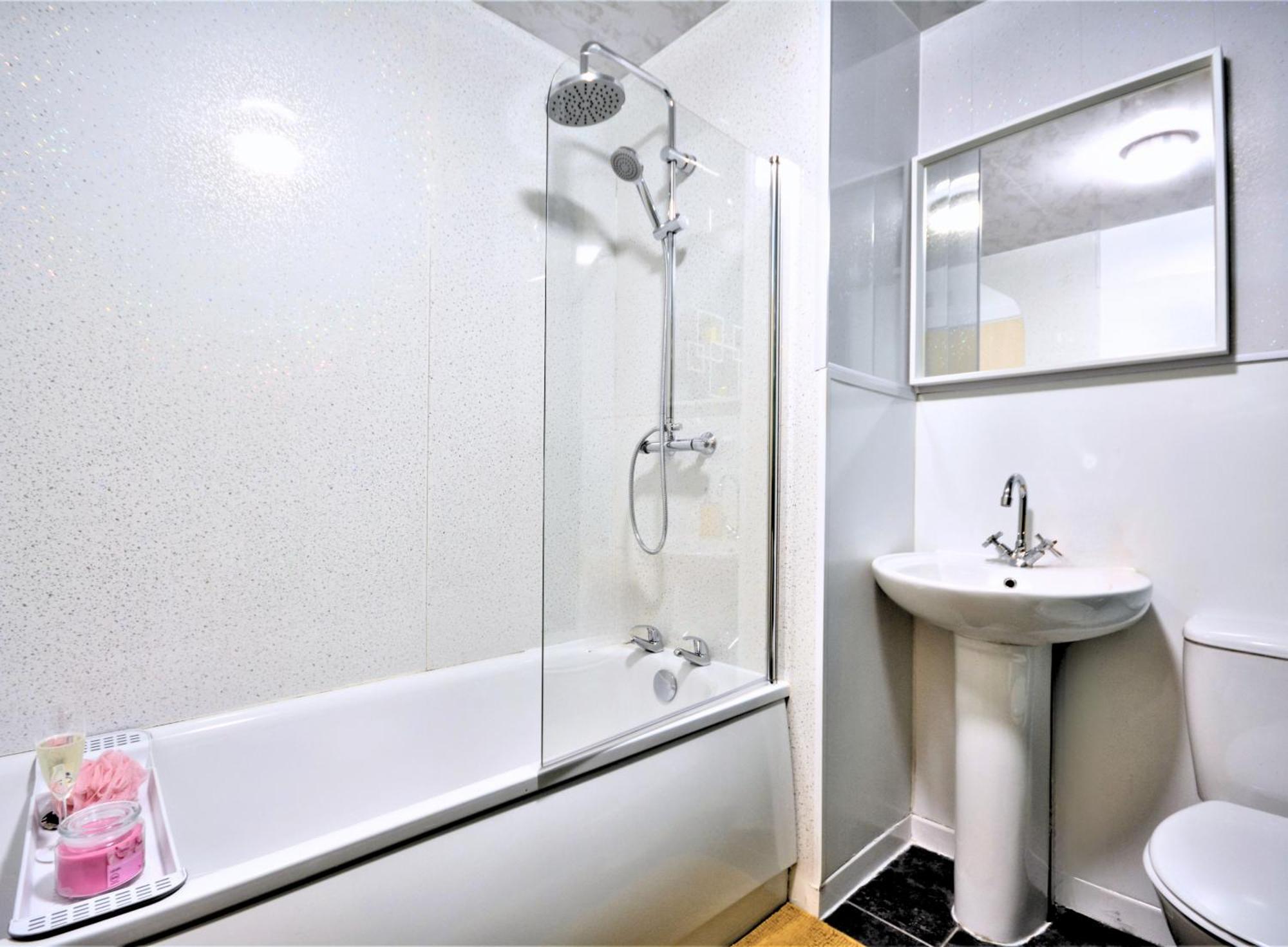 Manchester Townhouse By Bevolve - 4 Bedrooms - Free Parking 外观 照片